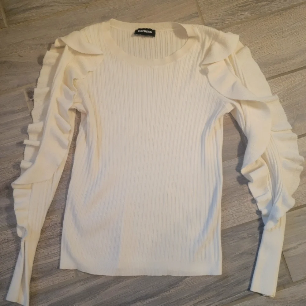 Express Ruffle Sleeve Ribbed Top, size small - Picture 2 of 3